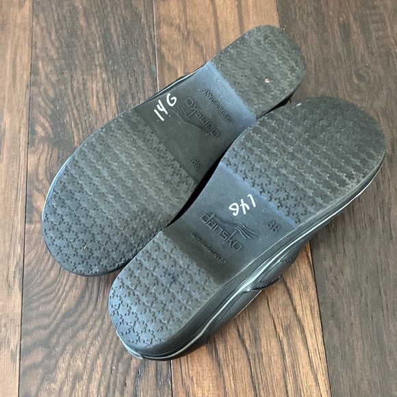 Dankso shoes - NWOT - Picture 4 of 4